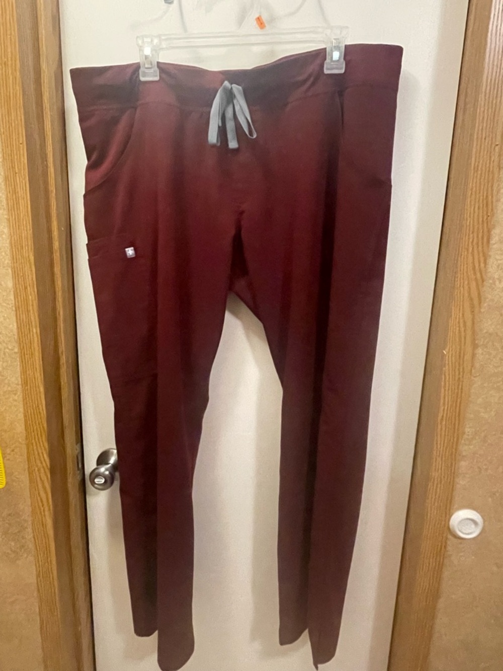 Figs Kade Women’s Drawstring Scrub Pants - Burgundy